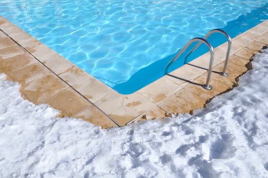 entretenir sa piscine en hiver